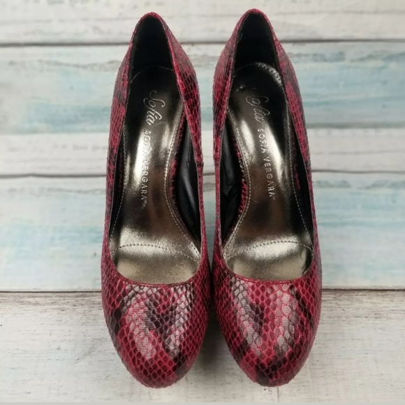 Sofia Vergara Red Isabel Snake Print Platform Heel - Picture 5 of 6